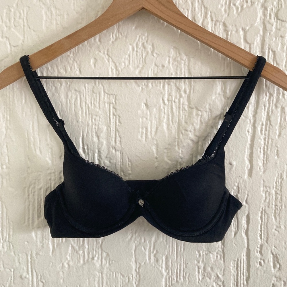 Victoria’s Secret Body By Victoria Black Lined Demi Wired Bra Size 32A
